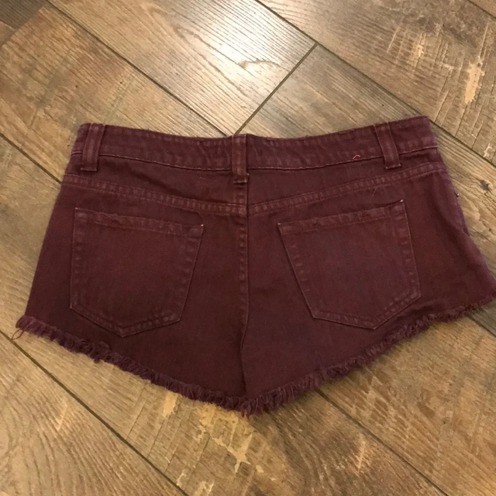 Burgundy Frayed Hem Shorts - Picture 4 of 4